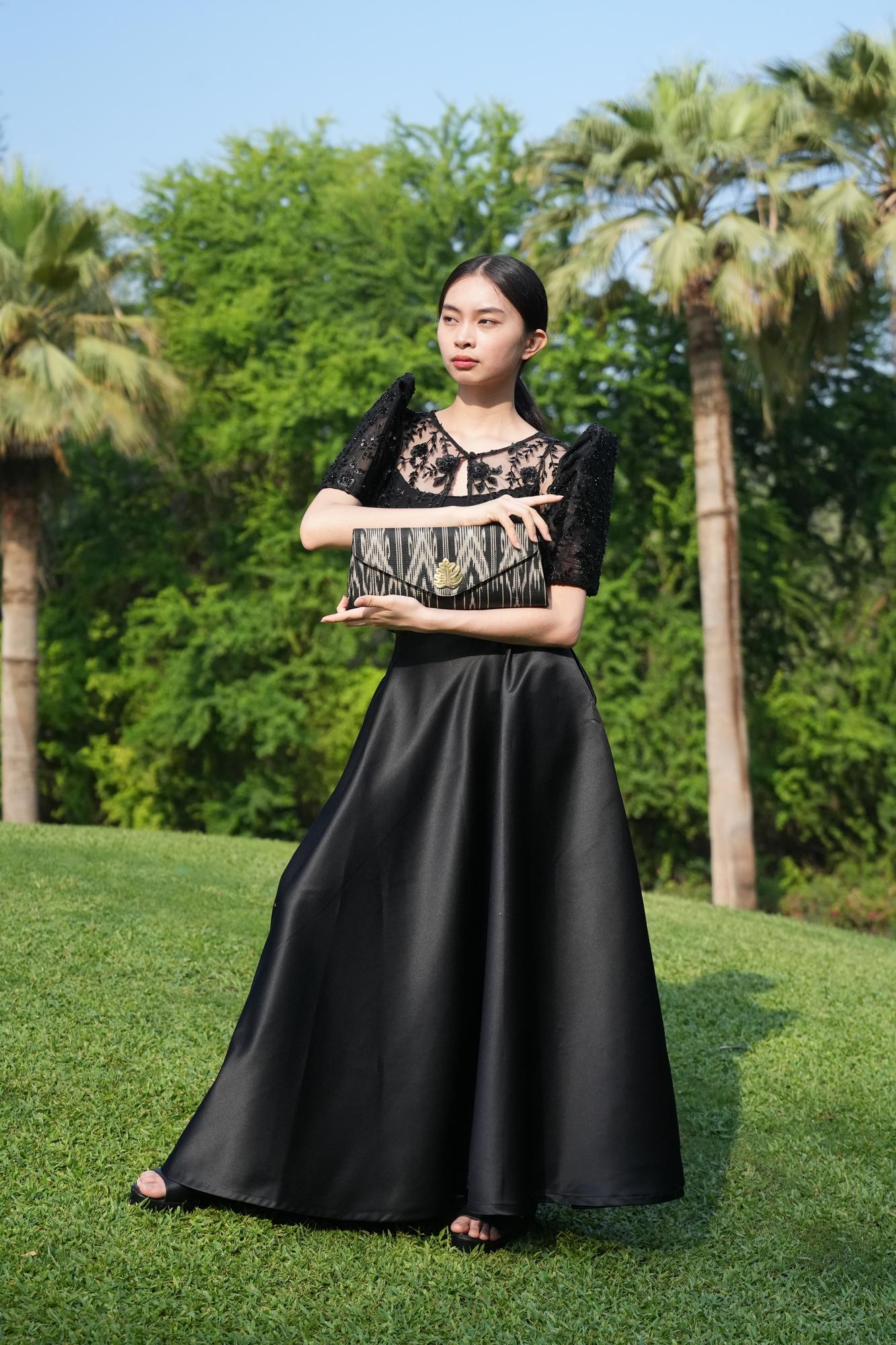 Pre-loved - Bituin Maxi Skirt Black