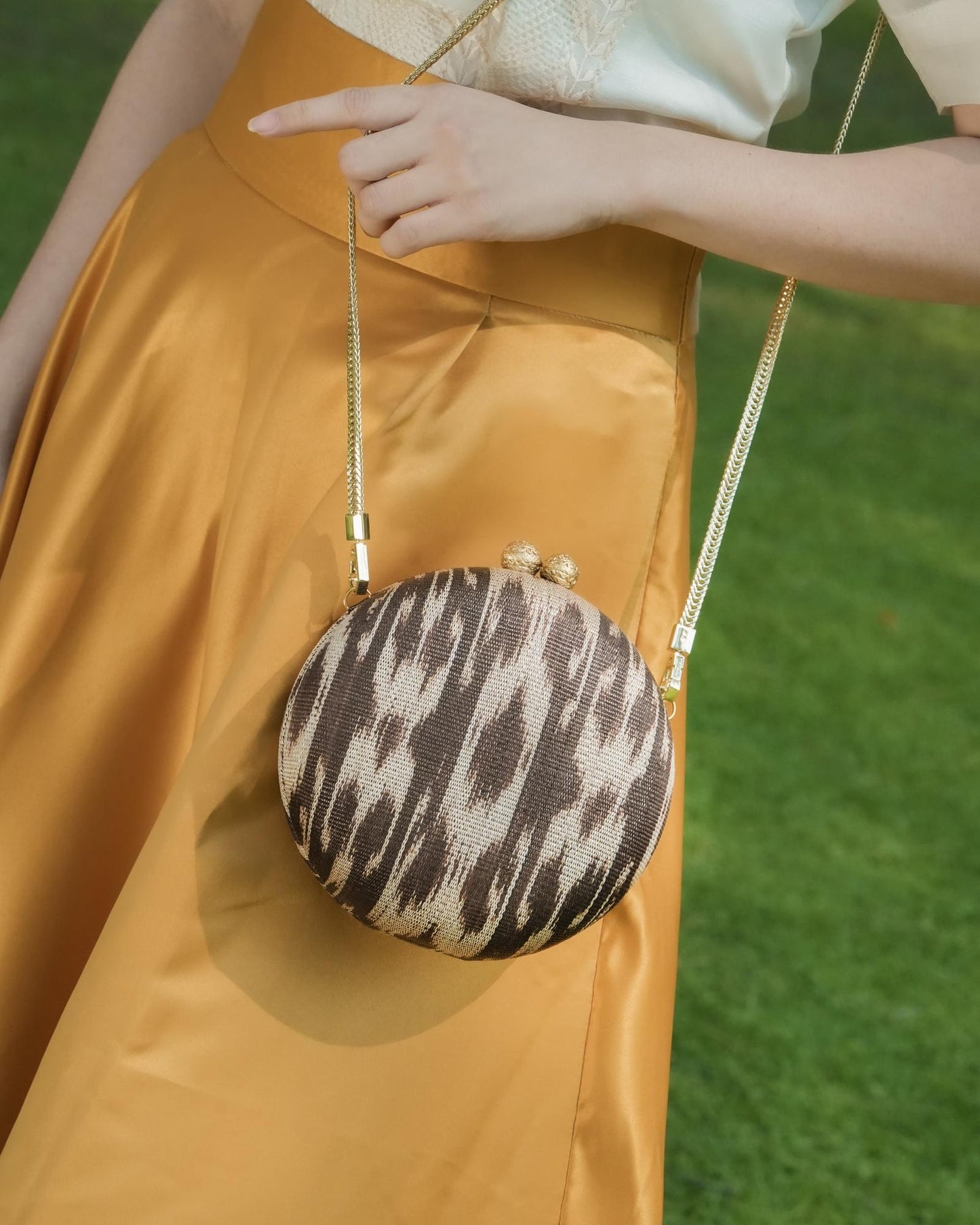 T'nalak Round Clutch Bag