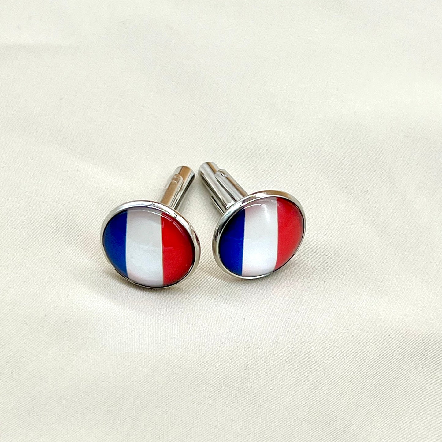 Cufflinks by country